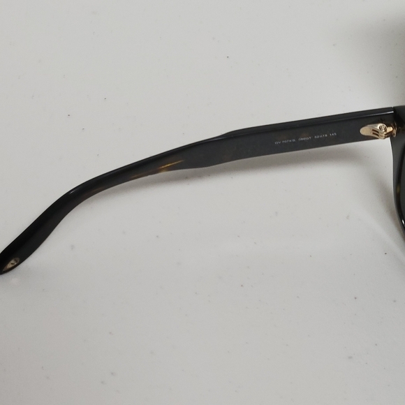 Givenchy GV 7074/S Sunglasses. main image 9